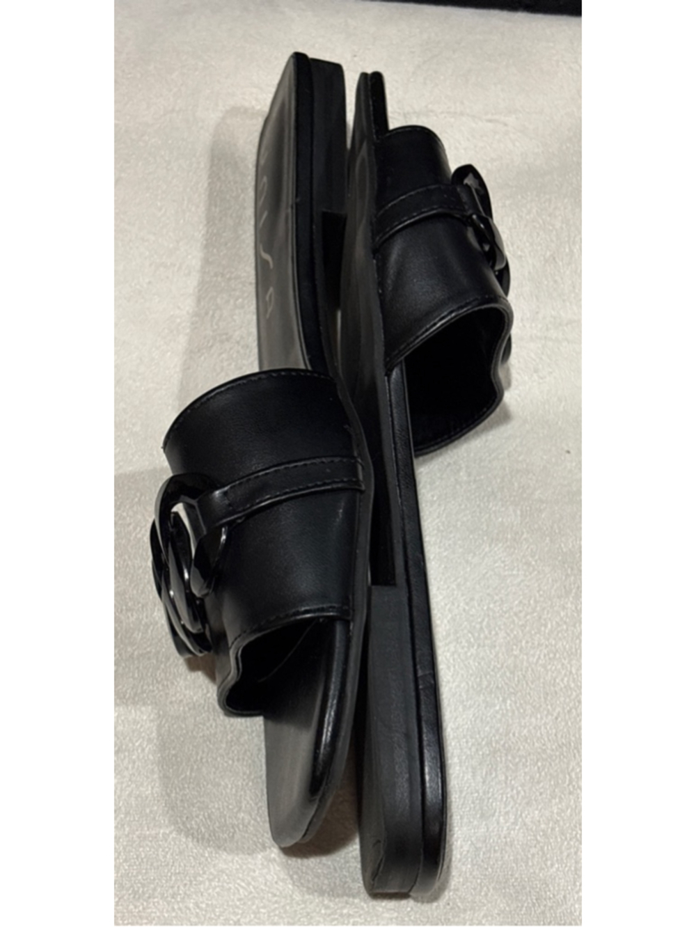 Women's Unisa Black Chain Detail Slide Sandals Size 9 - Picture 5 of 8